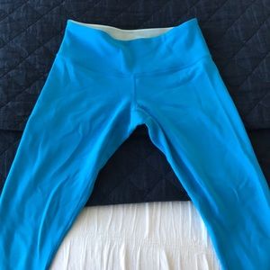 Blue cropped lulu lemon workout pants